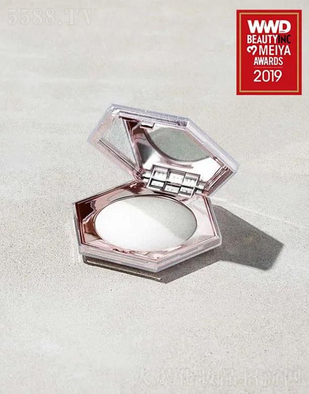 ·����܎��ˮ���yƷ(�Ϻ�)���޹�˾��FentyBeauty3D�߹��� �@���f(w��n)��(�Wҫ�׽�)��(x��)ā3D�Wҫ�߹��N�ϊy��