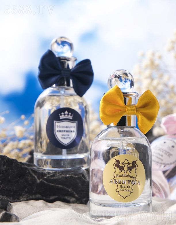 �㽭�G�һ��yƷ���޹�˾��С������Ů���Ķ��Z(y��)��ˮ