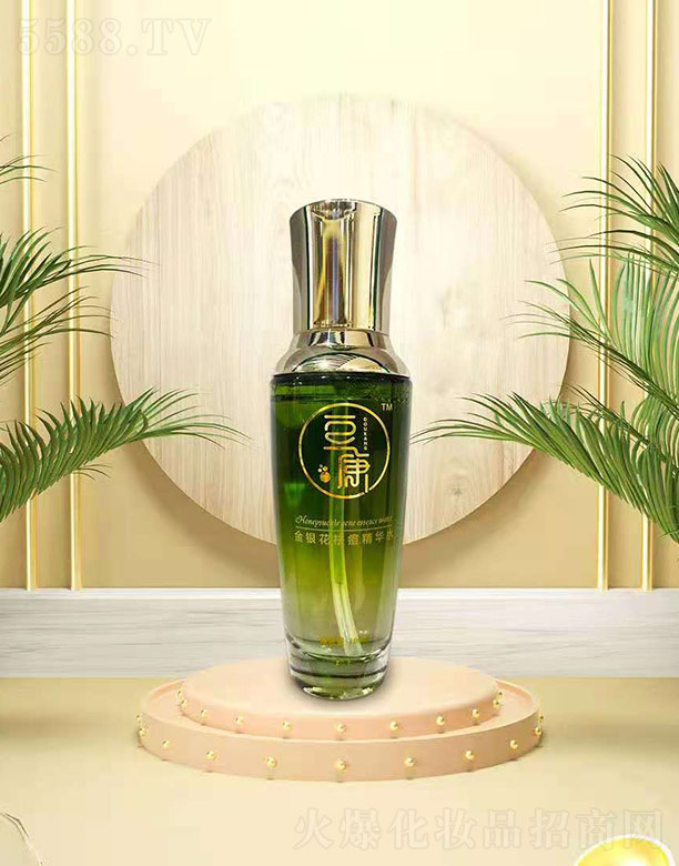 �������y������A