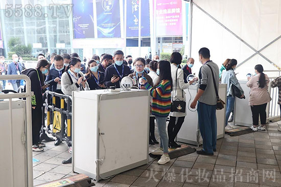 ����ʢ�磬�س��������44�óɶ����I(y��)���[��ʢ���_Ļ