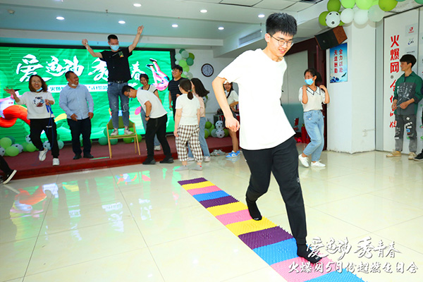 �\�ӽ≺����ӵ������𱬾W(w��ng)�����\�� ���ഺ��5���\�����Օ��A�M�e�k