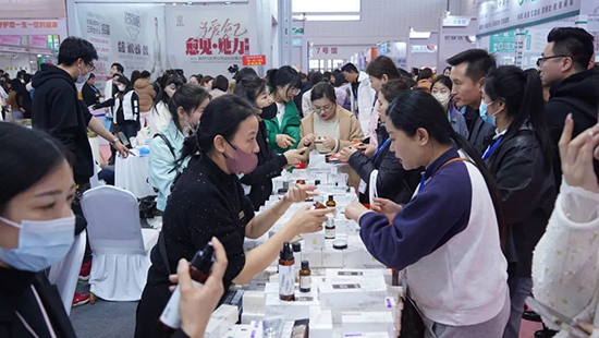 ��(j��)��չ��(hu��)