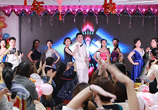 �pӯ�Ĳ������M�@Ů�˵Ķ��������ڻ�T�_�㣡