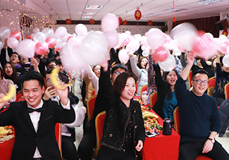 �g��Ц�Z���𱬾W(w��ng)ȫ�w�T���R��һ�ù���ʢ����